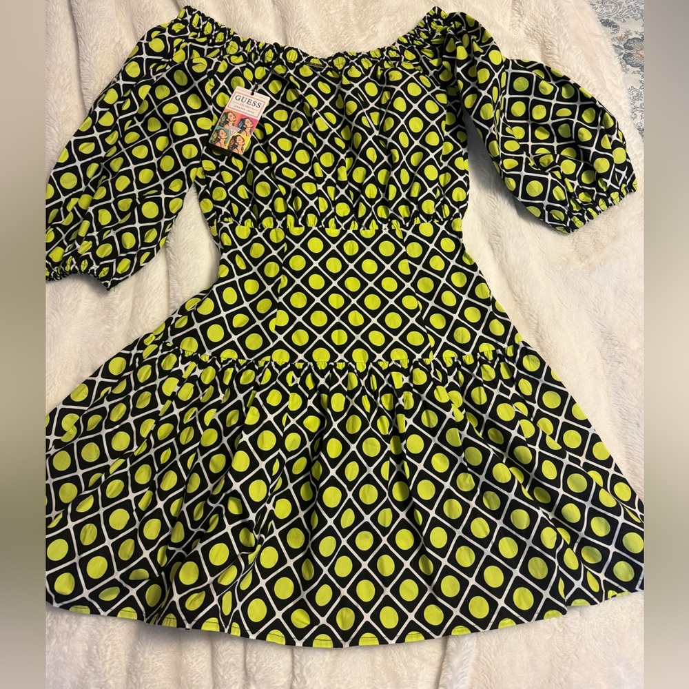 Guess Vibrant Lime and Black Patterned Long Sleeve Dress - Picture 1 of 12